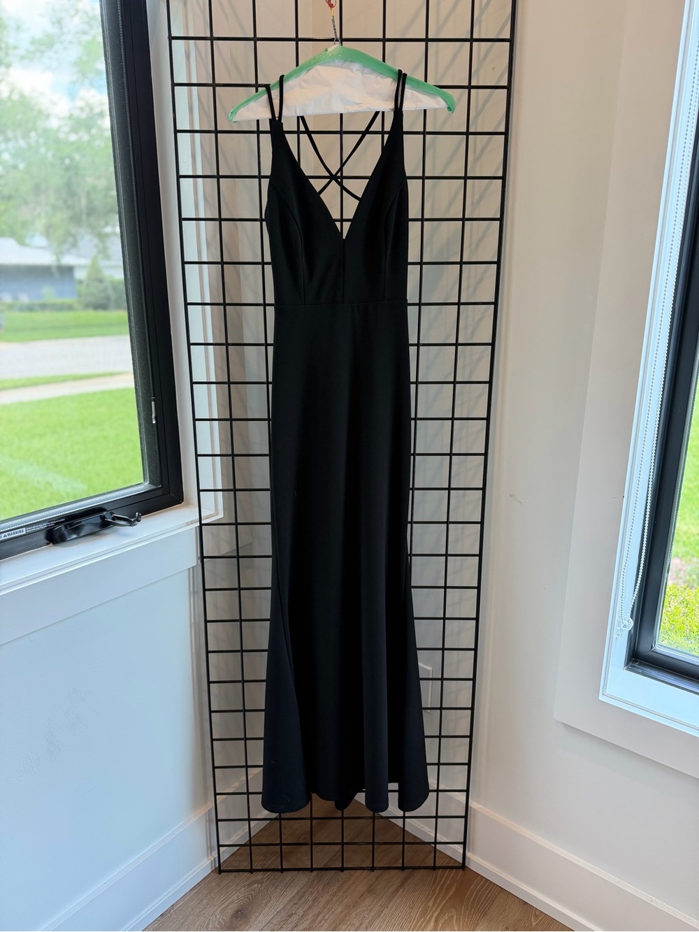 Lulu's Black Strappy Maxi Gown Size Small
